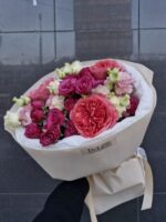 Bukiet z róż i eustomy – elegancki prezent | Studio Deluxe