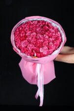 Bukiet z piwoniowej róży – luksusowa kompozycja | Poznań