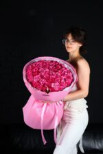 Bukiet z piwoniowej róży – luksusowa kompozycja | Poznań