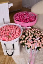 Bukiety z gałązkowych róż Bombastik – Poznań | Studio Deluxe