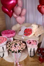 Flower room z balonami – spektakularna aranżacja | Poznań