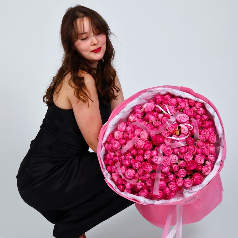 Bukiet z gałązkowej róży Madam Bombastik – Studio Deluxe Poznań