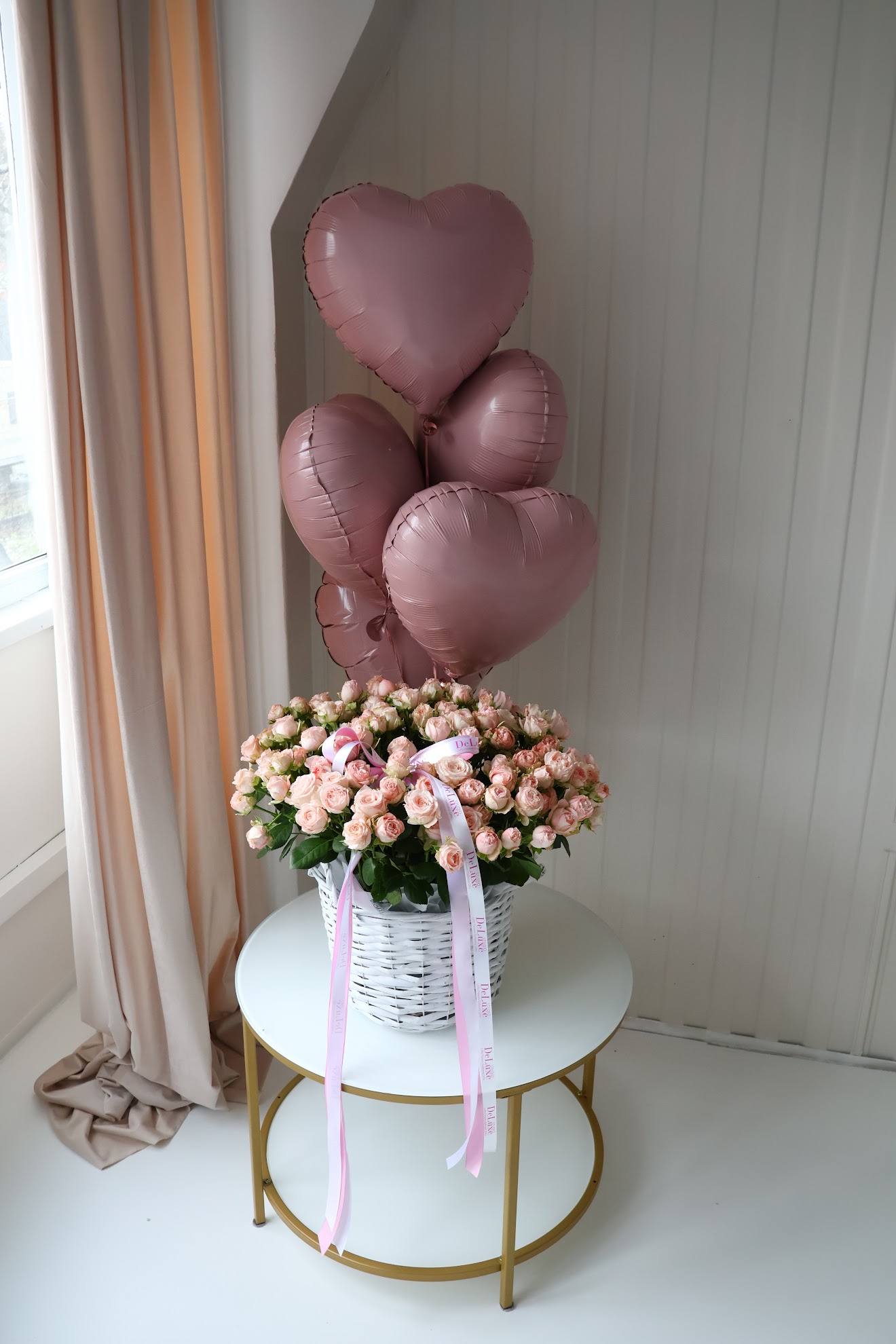 IMG_5064 Kosz gałązkowych róż 39 szt i 5 balonów serce