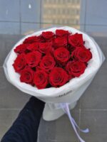 Bukiet czerwonych róż „Explorer” 17 szt | Studio Deluxe