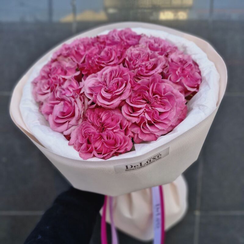 Bukiet piwoniowych róż „Country Bluz” 11 szt | Studio Deluxe