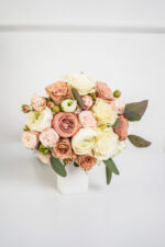 Bukiet ślubny pastelowy z róż i jaskrów | Poznań