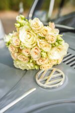 Bukiet ślubny z kremowych i pudrowych róż – Studio Deluxe