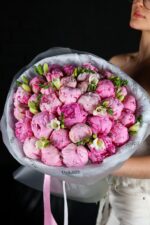 Bukiet z piwonii i frezji – Poznań | Studio Deluxe