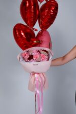 Bukiet z hortensji, goździków i róż - obrazek 4