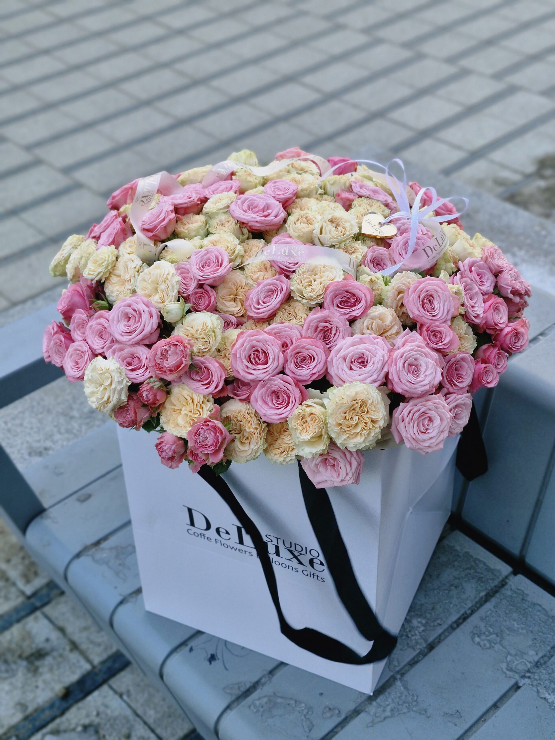 IMG_5917 Miks róż gąlązkowych 51 szt w zestawie z torebką transportową | Studio Deluxe