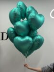 10 zielonych balonów foliowych w kształcie serca z helem – Studio Deluxe Poznań