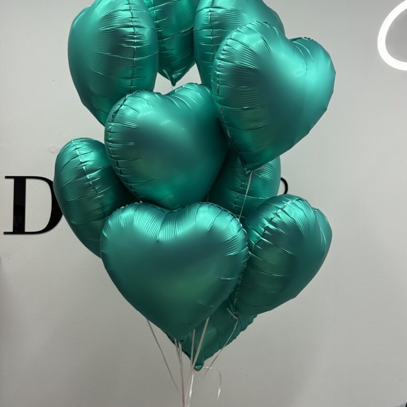 10 zielonych balonów foliowych w kształcie serca z helem – Studio Deluxe Poznań