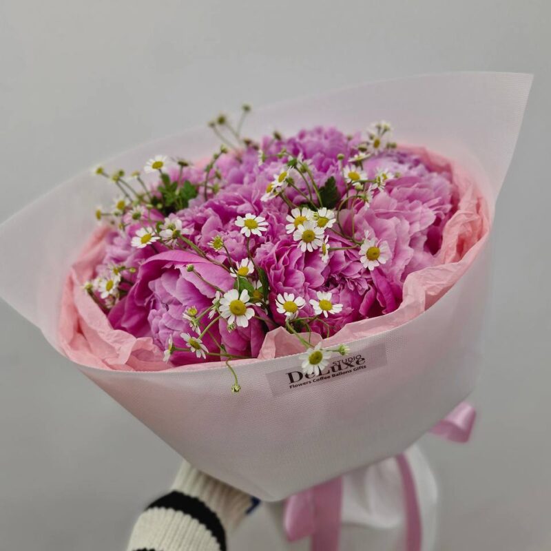 Bukiet piwonii z rumiankiem | Studio Deluxe Poznań