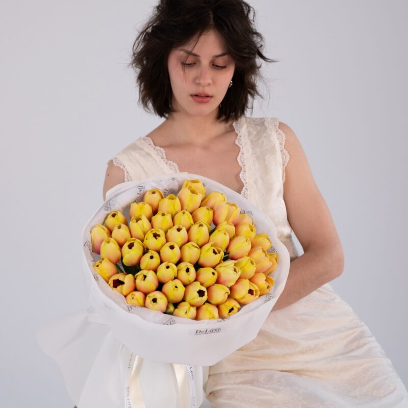 Tulipany w kolorze mango – Studio Deluxe Poznań