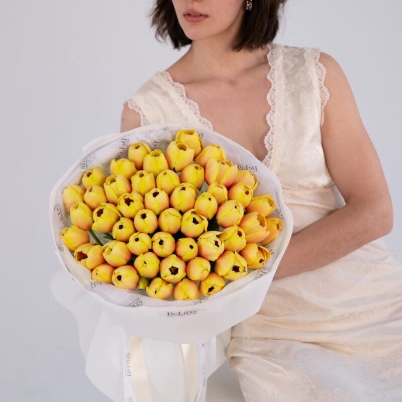 Tulipany w kolorze mango – Studio Deluxe Poznań