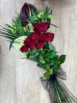 Wiązanka pogrzebowa z czerwonych róż i anturium – Studio Deluxe Poznań