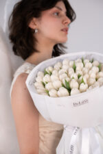 Białe tulipany – bukiet Studio Deluxe Poznań