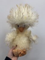 Pluszak kurczak – miękka maskotka w losowym kolorze Studio Deluxe