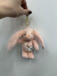Brelok - zabawką w kształcie króliczka