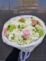 Bukiet pastelowy z hortensją i różą gałązkową - obrazek 3