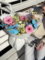 Kolorowy bukiet mix z gerberą - obrazek 4