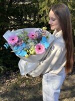 Kolorowy bukiet mix z gerberą - obrazek 5