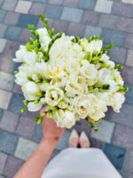 Bukiet ślubny z frezji białej - obrazek 3