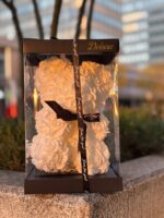 Miś ze sztucznych róż - obrazek 2