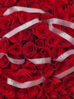 Luksusowy bukiet czerwonych róż 111 szt - obrazek 2