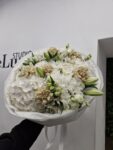 Bukiet z hortensji, lilii, eustomy, goździków i chryzantemy – elegancka kompozycja premium. Dostawa w Poznaniu.
